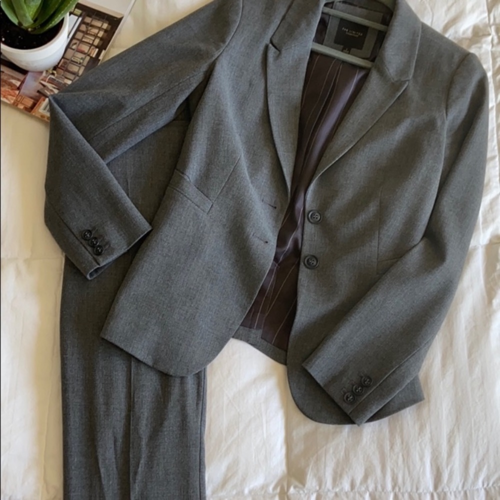 🆕The Limited Women’s Pantsuit